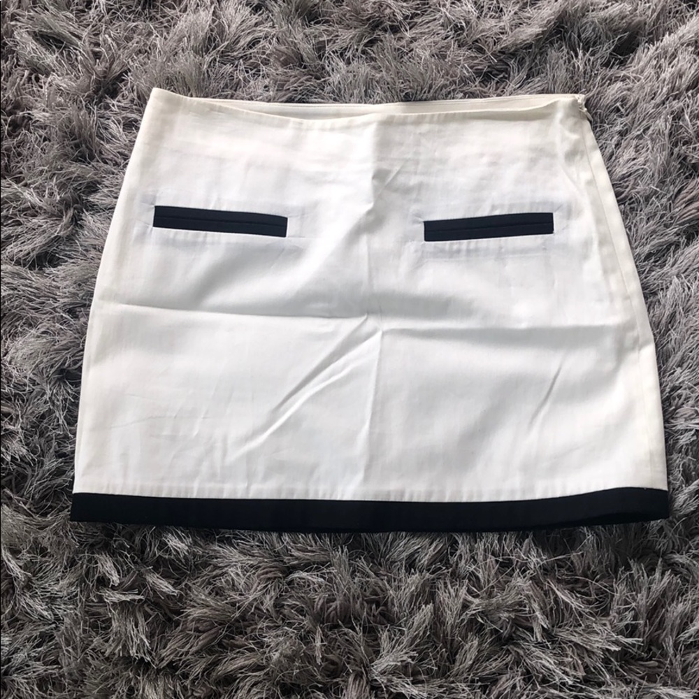 Off white and black forever21  skirt